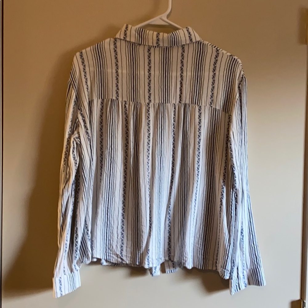 Altar’d State Button Up - Picture 2 of 3